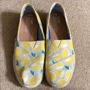 Lemon TOMS
